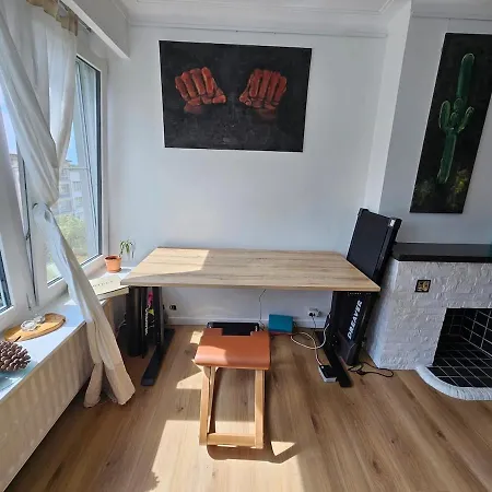 El - Cozy Bright Flat In The Corner Of *